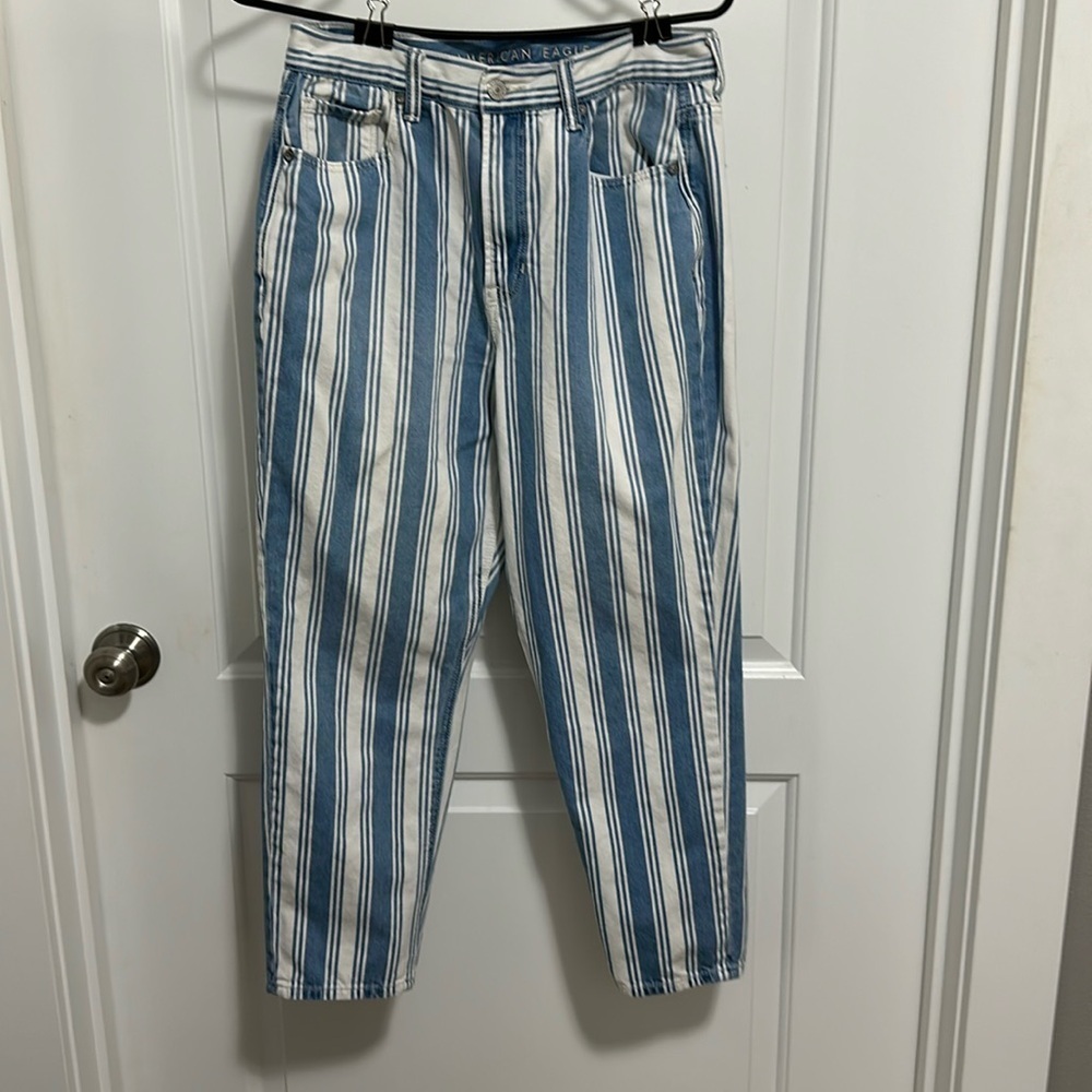 American Eagle Size 8 Short Mom Jean Blue and White Stripe - Picture 1 of 5